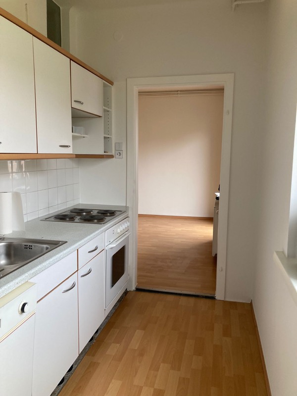 Kompakte Wohnung mit Balkon, Karolingerweg 4 Top 8 – Bild 5